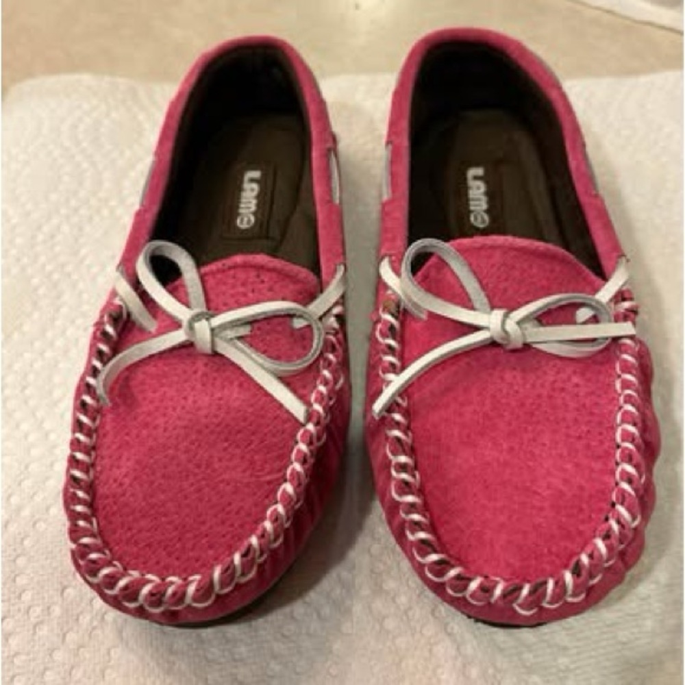 Lamo Girl’s Fuchsia Moccasins with White Accents